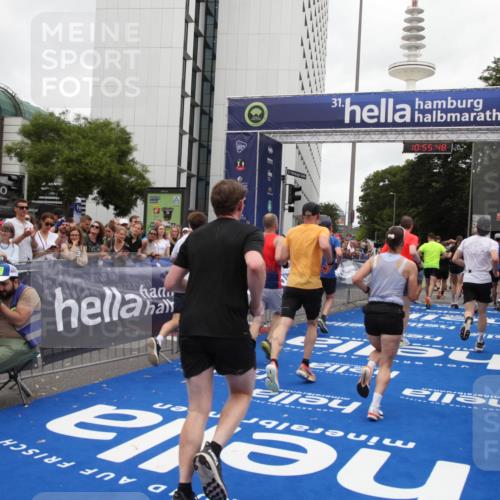 29.06.2025 - hella hamburg halbmarathon Michael Strokosch http://msf.ph/oto/8242198 29.06.2025 10:55:46 Ziel 1120, 1143, 1834, 2955, 2982, 4897, 5021, 6924, 7221, 8255, 8618, 10212, 11039, 12483, 12515, 14365, 14909, 15896, 18064, 18190 meine-sportfotos.de