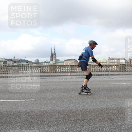 29.06.2025 - hella hamburg halbmarathon Lena Gebhardt http://msf.ph/oto/8242237 29.06.2025 09:02:13 Lombardsbrücke  meine-sportfotos.de