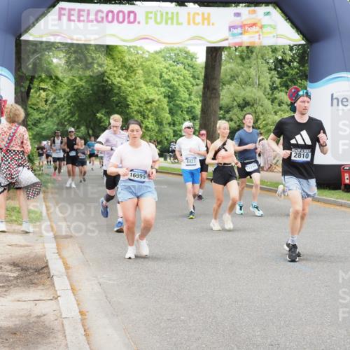 29.06.2025 - hella hamburg halbmarathon MichiJ http://msf.ph/oto/8242290 29.06.2025 10:50:37 Zwischen KM18-KM19 2810, 3199, 3663, 8423, 12286, 12571, 16995, 18530 meine-sportfotos.de