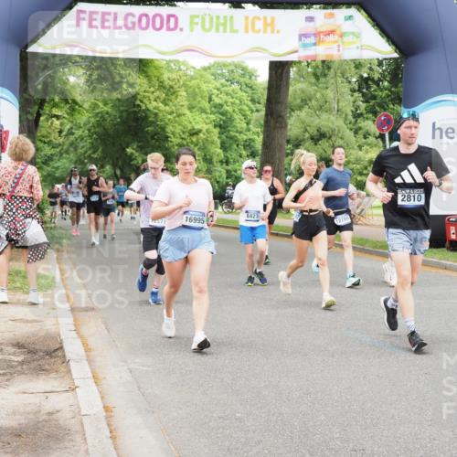 29.06.2025 - hella hamburg halbmarathon MichiJ http://msf.ph/oto/8242324 29.06.2025 10:50:37 Zwischen KM18-KM19 2810, 3199, 3663, 8423, 12286, 12571, 16995, 18530 meine-sportfotos.de