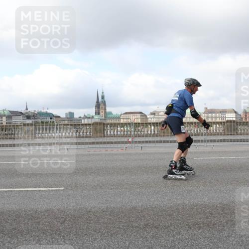 29.06.2025 - hella hamburg halbmarathon Lena Gebhardt http://msf.ph/oto/8242341 29.06.2025 09:02:13 Lombardsbrücke  meine-sportfotos.de
