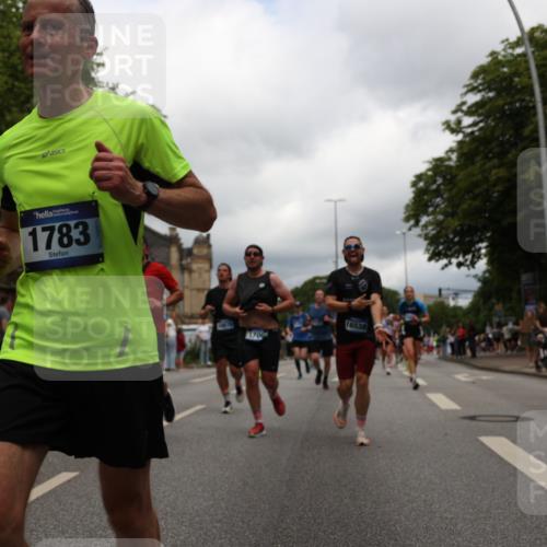 29.06.2025 - hella hamburg halbmarathon Yannick Fuchs http://msf.ph/oto/8242344 29.06.2025 10:47:28 20KM 1030, 1061, 1151, 1499, 1706, 1727, 1783, 2070, 2074, 2082, 2099, 2346, 2354, 3059, 3208, 3209, 4065, 4635, 4770, 5077, 5638, 5866, 6481, 6511, 6512, 6628, 6629, 6762, 6877, 6942, 7177, 7274, 7509, 7864, 7918, 8335, 8390, 8447, 9142, 9537, 10549, 10891, 10895, 11992, 12379, 12413, 12490, 12875, 12909, 13032, 13289, 13865, 13997, 14323, 15061, 15126, 15179, 15441, 15497, 15502, 16477, 16538, 16986, 17348, 18134, 18143, 18487, 18590, 18720 meine-sportfotos.de