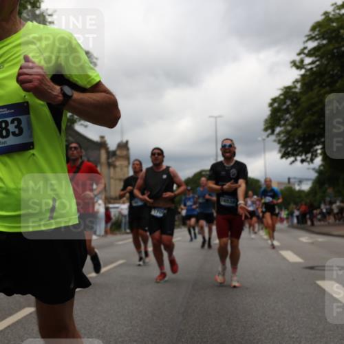 29.06.2025 - hella hamburg halbmarathon Yannick Fuchs http://msf.ph/oto/8242363 29.06.2025 10:47:28 20KM 1030, 1061, 1151, 1499, 1706, 1727, 1783, 2070, 2074, 2082, 2099, 2346, 2354, 3059, 3208, 3209, 4065, 4635, 4770, 5077, 5638, 5866, 6481, 6511, 6512, 6628, 6629, 6762, 6877, 6942, 7177, 7274, 7509, 7864, 7918, 8335, 8390, 8447, 9142, 9537, 10549, 10891, 10895, 11992, 12379, 12413, 12490, 12875, 12909, 13032, 13289, 13865, 13997, 14323, 15061, 15126, 15179, 15441, 15497, 15502, 16477, 16538, 16986, 17348, 18134, 18143, 18487, 18590, 18720 meine-sportfotos.de