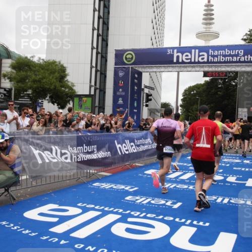 29.06.2025 - hella hamburg halbmarathon Michael Strokosch http://msf.ph/oto/8242376 29.06.2025 10:55:51 Ziel 1179, 1834, 3256, 5021, 6569, 6924, 7221, 8255, 10212, 12483, 12858, 13474, 14365, 16401, 16434, 16786, 18125, 18190, 18867, 19047 meine-sportfotos.de