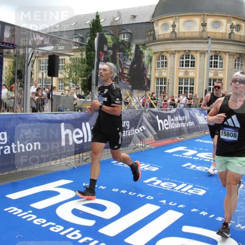 29.06.2025 - hella hamburg halbmarathon Michael Strokosch http://msf.ph/oto/8242428 29.06.2025 10:48:37 Ziel 1163, 1176, 2213, 4553, 5421, 9538, 10000, 10859, 10860, 11579, 12149, 12690, 13962, 14033, 15573, 15808, 15917, 17395, 18251, 18815 meine-sportfotos.de