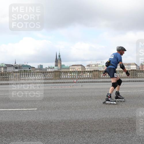 29.06.2025 - hella hamburg halbmarathon Lena Gebhardt http://msf.ph/oto/8242444 29.06.2025 09:02:13 Lombardsbrücke  meine-sportfotos.de