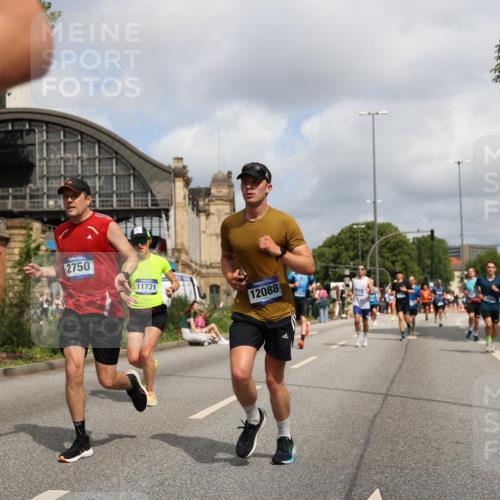 29.06.2025 - hella hamburg halbmarathon Yannick Fuchs http://msf.ph/oto/8242497 29.06.2025 10:34:56 20KM 1603, 1882, 1912, 2324, 2714, 2750, 2826, 4843, 5050, 5375, 5409, 5508, 5745, 5803, 5916, 6080, 6152, 6649, 7109, 7495, 7622, 8370, 8465, 8467, 8629, 9294, 10369, 10900, 10968, 11731, 11767, 12088, 12540, 12704, 12865, 13029, 13667, 14924, 15015, 15424, 15542, 15813, 16580, 16761, 17214, 17245, 18614, 18979 meine-sportfotos.de