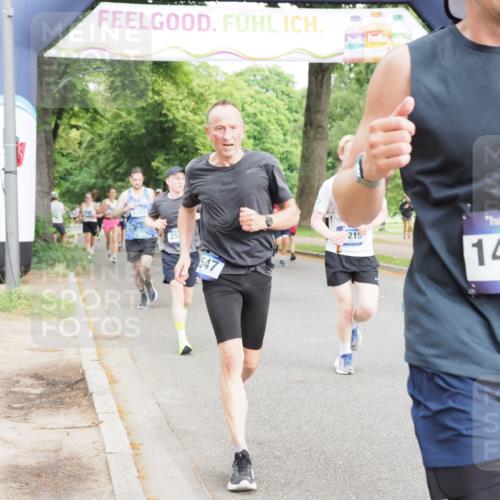 29.06.2025 - hella hamburg halbmarathon MichiJ http://msf.ph/oto/8242507 29.06.2025 10:27:52 Zwischen KM18-KM19 1445, 2563, 3282, 3547, 4381, 6037, 7622, 8958, 12091, 13029, 14093, 14204, 15094, 15257, 15866, 15873, 17215, 18547, 18734 meine-sportfotos.de