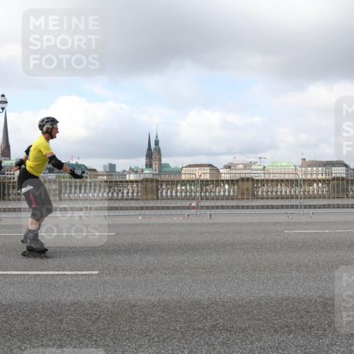 29.06.2025 - hella hamburg halbmarathon Lena Gebhardt http://msf.ph/oto/8242560 29.06.2025 09:02:24 Lombardsbrücke  meine-sportfotos.de