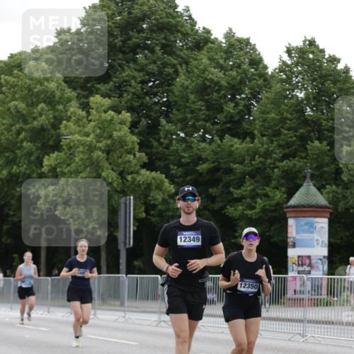 29.06.2025 - hella hamburg halbmarathon Jannik Wohlers http://msf.ph/oto/8242589 29.06.2025 10:29:57 Lombardsbrücke 2901, 3443, 3573, 4575, 4819, 6616, 10880, 12349, 12350, 12504, 12687, 12688, 12710, 13418, 14421, 15789, 15938, 16504, 16601, 16604, 16864, 18046, 18671 meine-sportfotos.de