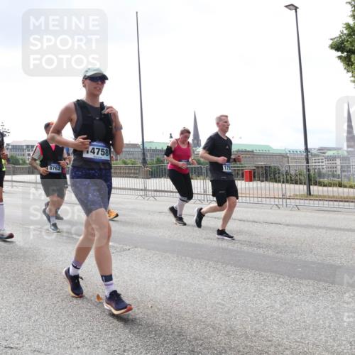 29.06.2025 - hella hamburg halbmarathon Lena Gebhardt http://msf.ph/oto/8242597 29.06.2025 10:45:24 Lombardsbrücke 1024, 1033, 1060, 1085, 1685, 1713, 1798, 2007, 2008, 2216, 2217, 2550, 2657, 2664, 2779, 2973, 3160, 3164, 3357, 3377, 3879, 3993, 4099, 4102, 4186, 4224, 4306, 4337, 4504, 4820, 4851, 5099, 5108, 5190, 5339, 5636, 5949, 6150, 6509, 6763, 6788, 6911, 6922, 6980, 7283, 7530, 7541, 7699, 7859, 7912, 8594, 8605, 8745, 8762, 8907, 9620, 10030, 10182, 10225, 10562, 10566, 10707, 11314, 12198, 12332, 12334, 12394 meine-sportfotos.de