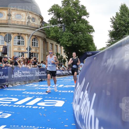 29.06.2025 - hella hamburg halbmarathon Strokosch-Dieckow http://msf.ph/oto/8242622 29.06.2025 10:37:39 Ziel 1290, 1505, 1615, 2196, 5791, 9171, 10451, 10922, 11106, 13595, 14934, 18193, 18216 meine-sportfotos.de