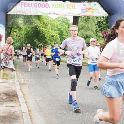 29.06.2025 - hella hamburg halbmarathon MichiJ http://msf.ph/oto/8242633 29.06.2025 10:50:39 Zwischen KM18-KM19 2810, 3199, 3663, 4389, 5511, 8423, 12286, 12571, 16995, 17142, 18382, 18530 meine-sportfotos.de