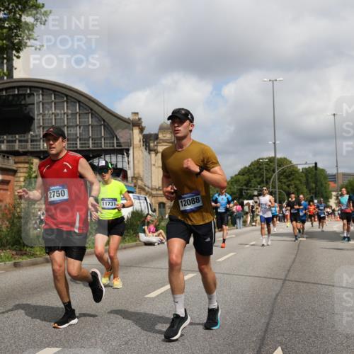 29.06.2025 - hella hamburg halbmarathon Yannick Fuchs http://msf.ph/oto/8242660 29.06.2025 10:34:56 20KM 1603, 1882, 1912, 2324, 2714, 2750, 2826, 4843, 5050, 5375, 5409, 5508, 5745, 5803, 5916, 6080, 6152, 6649, 7109, 7495, 7622, 8370, 8465, 8467, 8629, 9294, 10369, 10900, 10968, 11731, 11767, 12088, 12540, 12704, 12865, 13029, 13667, 14924, 15015, 15424, 15542, 15813, 16580, 16761, 17214, 17245, 18614, 18979 meine-sportfotos.de