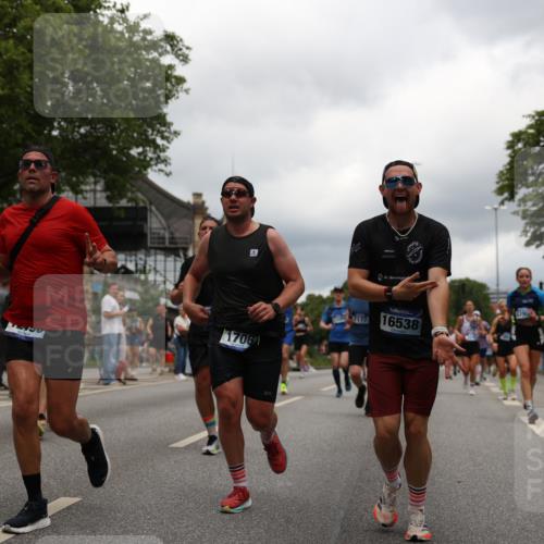 29.06.2025 - hella hamburg halbmarathon Yannick Fuchs http://msf.ph/oto/8242661 29.06.2025 10:47:28 20KM 1030, 1061, 1151, 1499, 1706, 1727, 1783, 2070, 2074, 2082, 2099, 2346, 2354, 3059, 3208, 3209, 4065, 4635, 4770, 5077, 5638, 5866, 6481, 6511, 6512, 6628, 6629, 6762, 6877, 6942, 7177, 7274, 7509, 7864, 7918, 8335, 8390, 8447, 9142, 9537, 10549, 10891, 10895, 11992, 12379, 12413, 12490, 12875, 12909, 13032, 13289, 13865, 13997, 14323, 15061, 15126, 15179, 15441, 15497, 15502, 16477, 16538, 16986, 17348, 18134, 18143, 18487, 18590, 18720 meine-sportfotos.de