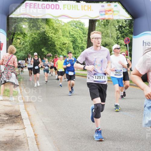 29.06.2025 - hella hamburg halbmarathon MichiJ http://msf.ph/oto/8242672 29.06.2025 10:50:39 Zwischen KM18-KM19 2810, 3199, 3663, 4389, 5511, 8423, 12286, 12571, 16995, 17142, 18382, 18530 meine-sportfotos.de
