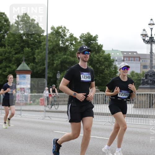 29.06.2025 - hella hamburg halbmarathon Jannik Wohlers http://msf.ph/oto/8242724 29.06.2025 10:30:00 Lombardsbrücke 1647, 2901, 3443, 4575, 4819, 6616, 10880, 12349, 12350, 12460, 12461, 12504, 12687, 12688, 13418, 14421, 15757, 15789, 15938, 16504, 16864, 18046, 18671 meine-sportfotos.de