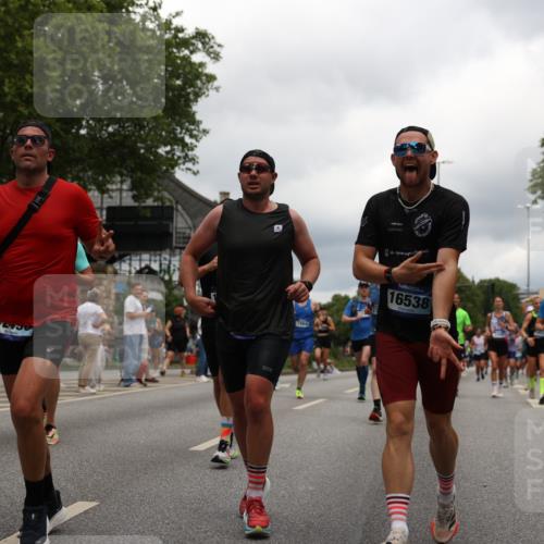 29.06.2025 - hella hamburg halbmarathon Yannick Fuchs http://msf.ph/oto/8242730 29.06.2025 10:47:29 20KM 1030, 1061, 1151, 1499, 1706, 1727, 1783, 2070, 2074, 2082, 2099, 2354, 3059, 3208, 3209, 4065, 4635, 4770, 5077, 5638, 5866, 6481, 6511, 6512, 6628, 6629, 6762, 6877, 6942, 7177, 7274, 7509, 7864, 7918, 8335, 8390, 8447, 9142, 9537, 10549, 10891, 10895, 11992, 12379, 12413, 12490, 12875, 12909, 13032, 13289, 13865, 13997, 14323, 15061, 15126, 15179, 15441, 15497, 15502, 16477, 16538, 16986, 17348, 18134, 18143, 18487, 18590, 18720 meine-sportfotos.de
