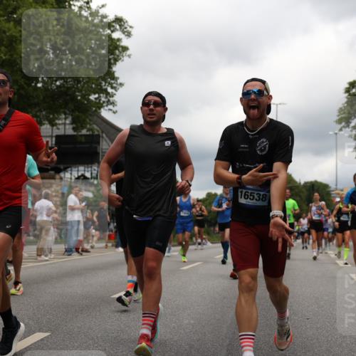 29.06.2025 - hella hamburg halbmarathon Yannick Fuchs http://msf.ph/oto/8242749 29.06.2025 10:47:29 20KM 1030, 1061, 1151, 1499, 1706, 1727, 1783, 2070, 2074, 2082, 2099, 2354, 3059, 3208, 3209, 4065, 4635, 4770, 5077, 5638, 5866, 6481, 6511, 6512, 6628, 6629, 6762, 6877, 6942, 7177, 7274, 7509, 7864, 7918, 8335, 8390, 8447, 9142, 9537, 10549, 10891, 10895, 11992, 12379, 12413, 12490, 12875, 12909, 13032, 13289, 13865, 13997, 14323, 15061, 15126, 15179, 15441, 15497, 15502, 16477, 16538, 16986, 17348, 18134, 18143, 18487, 18590, 18720 meine-sportfotos.de