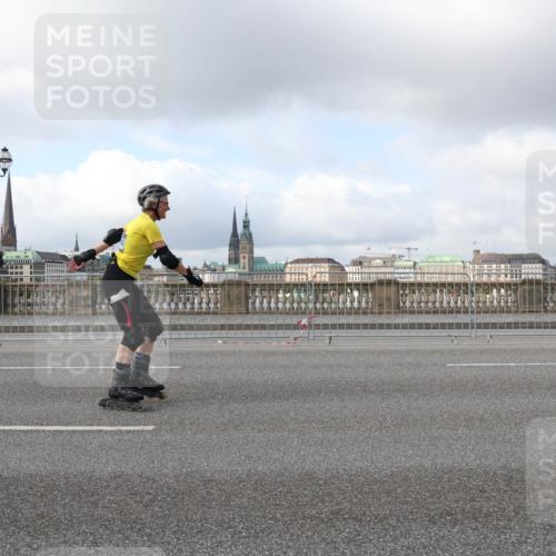 29.06.2025 - hella hamburg halbmarathon Lena Gebhardt http://msf.ph/oto/8242758 29.06.2025 09:02:25 Lombardsbrücke  meine-sportfotos.de