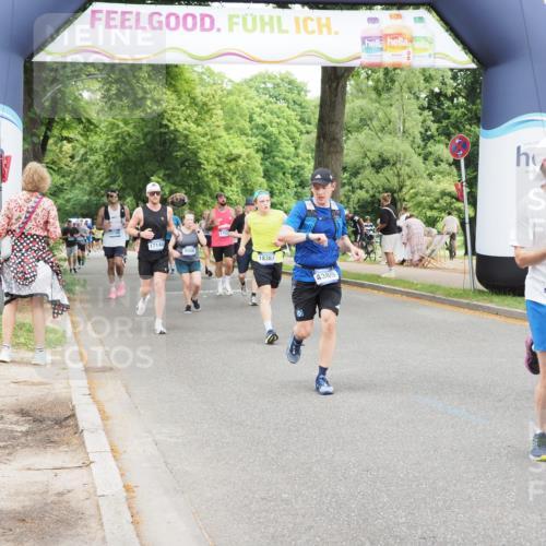 29.06.2025 - hella hamburg halbmarathon MichiJ http://msf.ph/oto/8242821 29.06.2025 10:50:40 Zwischen KM18-KM19 2810, 3199, 3663, 4389, 5511, 8423, 12286, 12571, 16995, 17142, 18382, 18530 meine-sportfotos.de