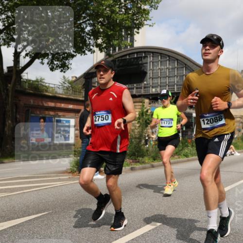 29.06.2025 - hella hamburg halbmarathon Yannick Fuchs http://msf.ph/oto/8242881 29.06.2025 10:34:57 20KM 1603, 1882, 1912, 2324, 2714, 2750, 2826, 4843, 5050, 5375, 5409, 5508, 5745, 5803, 5916, 6080, 6152, 6649, 7109, 8370, 8465, 8467, 8629, 9294, 10369, 10900, 10968, 11731, 11767, 12088, 12540, 12704, 12865, 13029, 13667, 14924, 15015, 15424, 15542, 15813, 16580, 16761, 17214, 17245, 18192, 18614, 18979 meine-sportfotos.de