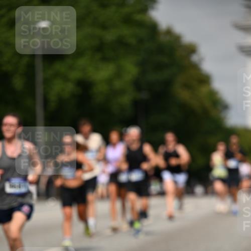 29.06.2025 - hella hamburg halbmarathon Dr. Thomas Lammeyer http://msf.ph/oto/8242894 29.06.2025 10:14:12 Kennedybrücke 1052, 1456, 1483, 1513, 1573, 4389, 7042, 7058, 7250, 7685, 8090, 8890, 9681, 9816, 9988, 11027, 11180 meine-sportfotos.de