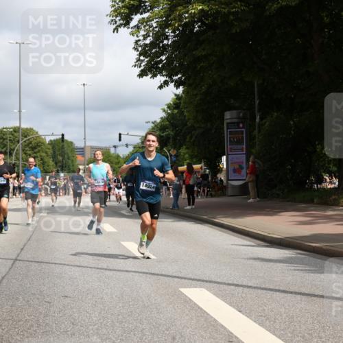 29.06.2025 - hella hamburg halbmarathon Yannick Fuchs http://msf.ph/oto/8242915 29.06.2025 10:34:59 20KM 1603, 1882, 1912, 2324, 2714, 2750, 2826, 4843, 5050, 5375, 5409, 5508, 5745, 5803, 5916, 6080, 6649, 7109, 8370, 8465, 8629, 9294, 10369, 10900, 10968, 11731, 11767, 12088, 12540, 12704, 12865, 13029, 13667, 14092, 14924, 15015, 15424, 15542, 16580, 16761, 17214, 17245, 17620, 18192, 18614, 18979 meine-sportfotos.de