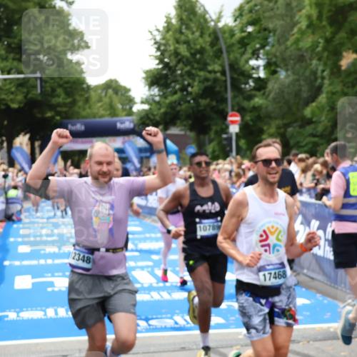 29.06.2025 - hella hamburg halbmarathon Zöllner http://msf.ph/oto/8243008 29.06.2025 10:56:23 Ziel 1193, 3048, 4029, 5465, 5672, 7547, 9622, 9903, 10789, 11231, 11309, 12348, 15300, 16375, 18117, 18495, 18652, 18741, 19152 meine-sportfotos.de