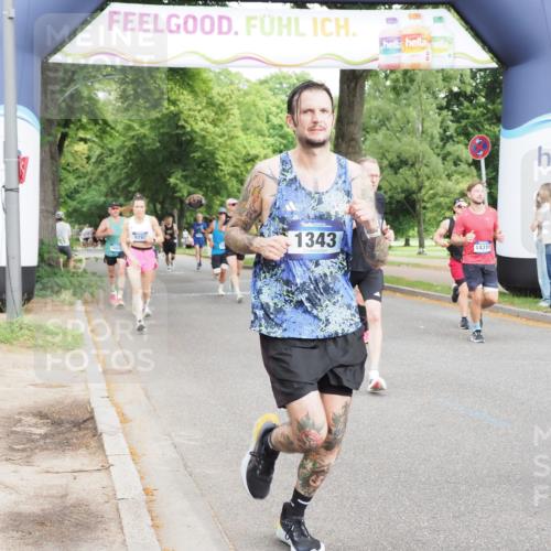 29.06.2025 - hella hamburg halbmarathon MichiJ http://msf.ph/oto/8243039 29.06.2025 10:27:54 Zwischen KM18-KM19 1343, 1445, 2563, 3282, 3547, 7622, 12091, 13029, 14093, 14204, 14311, 15013, 15094, 15744, 15866, 15873, 17215, 18547, 18734 meine-sportfotos.de
