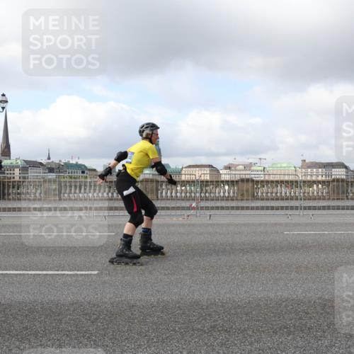 29.06.2025 - hella hamburg halbmarathon Lena Gebhardt http://msf.ph/oto/8243045 29.06.2025 09:02:25 Lombardsbrücke  meine-sportfotos.de