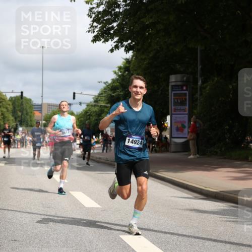 29.06.2025 - hella hamburg halbmarathon Yannick Fuchs http://msf.ph/oto/8243091 29.06.2025 10:34:59 20KM 1603, 1882, 1912, 2324, 2714, 2750, 2826, 4843, 5050, 5375, 5409, 5508, 5745, 5803, 5916, 6080, 6649, 7109, 8370, 8465, 8629, 9294, 10369, 10900, 10968, 11731, 11767, 12088, 12540, 12704, 12865, 13029, 13667, 14092, 14924, 15015, 15424, 15542, 16580, 16761, 17214, 17245, 17620, 18192, 18614, 18979 meine-sportfotos.de