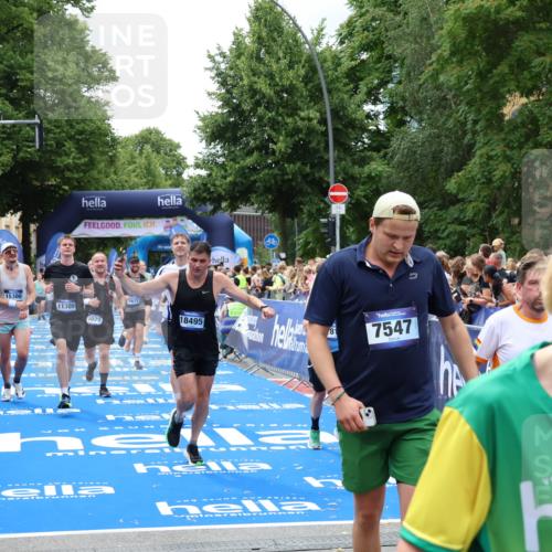 29.06.2025 - hella hamburg halbmarathon Zöllner http://msf.ph/oto/8243114 29.06.2025 10:56:27 Ziel 3048, 4029, 5672, 7742, 8863, 9622, 10665, 11231, 11309, 15300, 15818, 16375, 17734, 18117, 18495, 18652, 18741 meine-sportfotos.de