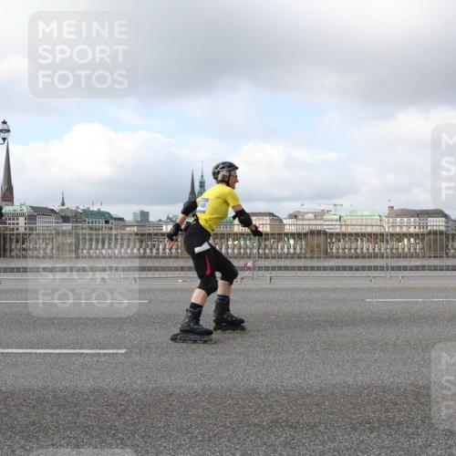 29.06.2025 - hella hamburg halbmarathon Lena Gebhardt http://msf.ph/oto/8243133 29.06.2025 09:02:25 Lombardsbrücke  meine-sportfotos.de