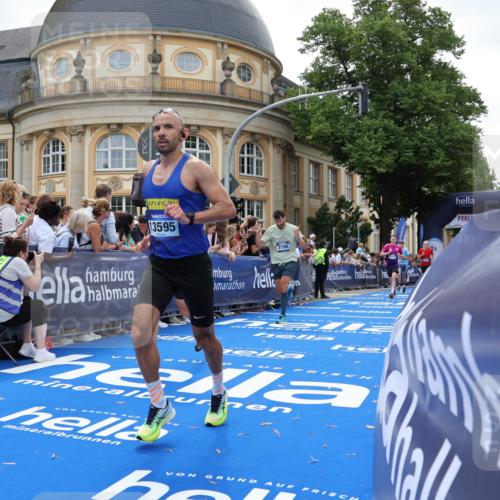 29.06.2025 - hella hamburg halbmarathon Strokosch-Dieckow http://msf.ph/oto/8243138 29.06.2025 10:37:47 Ziel 1505, 1615, 2196, 2404, 3480, 9171, 13148, 13595, 18103, 18276, 18277, 18529 meine-sportfotos.de
