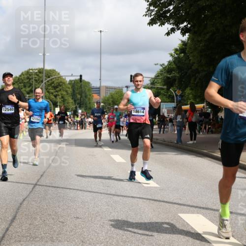 29.06.2025 - hella hamburg halbmarathon Yannick Fuchs http://msf.ph/oto/8243144 29.06.2025 10:35:00 20KM 1603, 1882, 1912, 2324, 2714, 2750, 2826, 4843, 5050, 5375, 5409, 5508, 5745, 5803, 5916, 6080, 6649, 7109, 8370, 8465, 8629, 9294, 10369, 10900, 10968, 11731, 11767, 12088, 12540, 12704, 12865, 13029, 13667, 14092, 14924, 15015, 15424, 15542, 16761, 17214, 17245, 17620, 18192, 18614, 18979 meine-sportfotos.de
