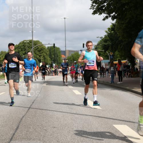 29.06.2025 - hella hamburg halbmarathon Yannick Fuchs http://msf.ph/oto/8243170 29.06.2025 10:35:00 20KM 1603, 1882, 1912, 2324, 2714, 2750, 2826, 4843, 5050, 5375, 5409, 5508, 5745, 5803, 5916, 6080, 6649, 7109, 8370, 8465, 8629, 9294, 10369, 10900, 10968, 11731, 11767, 12088, 12540, 12704, 12865, 13029, 13667, 14092, 14924, 15015, 15424, 15542, 16761, 17214, 17245, 17620, 18192, 18614, 18979 meine-sportfotos.de