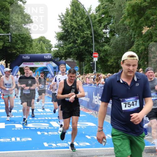 29.06.2025 - hella hamburg halbmarathon Zöllner http://msf.ph/oto/8243196 29.06.2025 10:56:27 Ziel 3048, 4029, 5672, 7742, 8863, 9622, 10665, 11231, 11309, 15300, 15818, 16375, 17734, 18117, 18495, 18652, 18741 meine-sportfotos.de