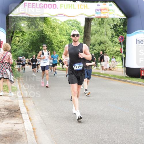 29.06.2025 - hella hamburg halbmarathon MichiJ http://msf.ph/oto/8243211 29.06.2025 10:50:43 Zwischen KM18-KM19 2810, 4389, 5511, 8423, 9986, 12286, 16995, 17140, 17142, 18382, 18530 meine-sportfotos.de