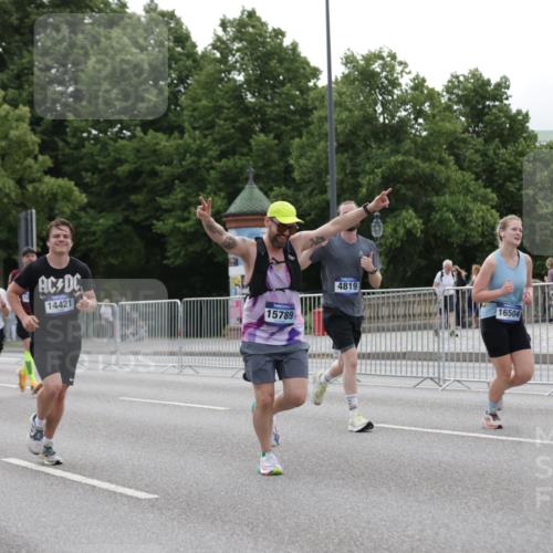 29.06.2025 - hella hamburg halbmarathon Jannik Wohlers http://msf.ph/oto/8243214 29.06.2025 10:30:04 Lombardsbrücke 1647, 2754, 2755, 2901, 4575, 4819, 6344, 10880, 12349, 12350, 12460, 12461, 12687, 12688, 13418, 14421, 15757, 15789, 15938, 16504, 16791, 16864, 18671 meine-sportfotos.de