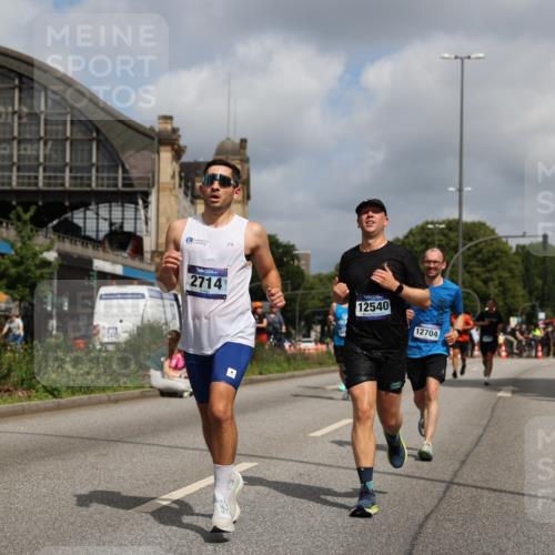 29.06.2025 - hella hamburg halbmarathon Yannick Fuchs http://msf.ph/oto/8243216 29.06.2025 10:35:00 20KM 1603, 1882, 1912, 2324, 2714, 2750, 2826, 4843, 5050, 5375, 5409, 5508, 5745, 5803, 5916, 6080, 6649, 7109, 8370, 8465, 8629, 9294, 10369, 10900, 10968, 11731, 11767, 12088, 12540, 12704, 12865, 13029, 13667, 14092, 14924, 15015, 15424, 15542, 16761, 17214, 17245, 17620, 18192, 18614, 18979 meine-sportfotos.de