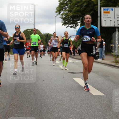 29.06.2025 - hella hamburg halbmarathon Yannick Fuchs http://msf.ph/oto/8243226 29.06.2025 10:47:31 20KM 1030, 1061, 1151, 1499, 1706, 1727, 1783, 2070, 2074, 2082, 2099, 2354, 3059, 3208, 3209, 4635, 4770, 5638, 5866, 6481, 6511, 6512, 6628, 6629, 6762, 6877, 6942, 7177, 7274, 7864, 7918, 8335, 8390, 8447, 9142, 9537, 10549, 10891, 10895, 11992, 12379, 12413, 12490, 12875, 12909, 13032, 13289, 13865, 13997, 14323, 15061, 15126, 15179, 15441, 15497, 15502, 15838, 15946, 16477, 16538, 16986, 17348, 18134, 18143, 18418, 18487, 18590 meine-sportfotos.de