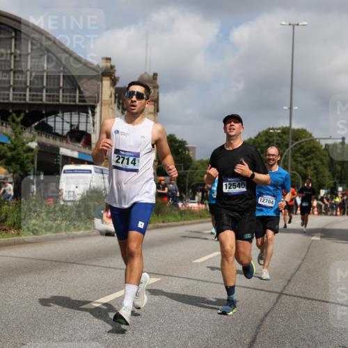 29.06.2025 - hella hamburg halbmarathon Yannick Fuchs http://msf.ph/oto/8243240 29.06.2025 10:35:00 20KM 1603, 1882, 1912, 2324, 2714, 2750, 2826, 4843, 5050, 5375, 5409, 5508, 5745, 5803, 5916, 6080, 6649, 7109, 8370, 8465, 8629, 9294, 10369, 10900, 10968, 11731, 11767, 12088, 12540, 12704, 12865, 13029, 13667, 14092, 14924, 15015, 15424, 15542, 16761, 17214, 17245, 17620, 18192, 18614, 18979 meine-sportfotos.de