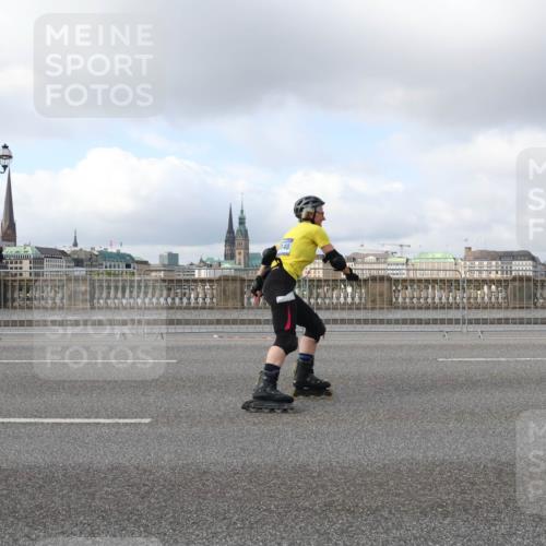 29.06.2025 - hella hamburg halbmarathon Lena Gebhardt http://msf.ph/oto/8243279 29.06.2025 09:02:25 Lombardsbrücke  meine-sportfotos.de