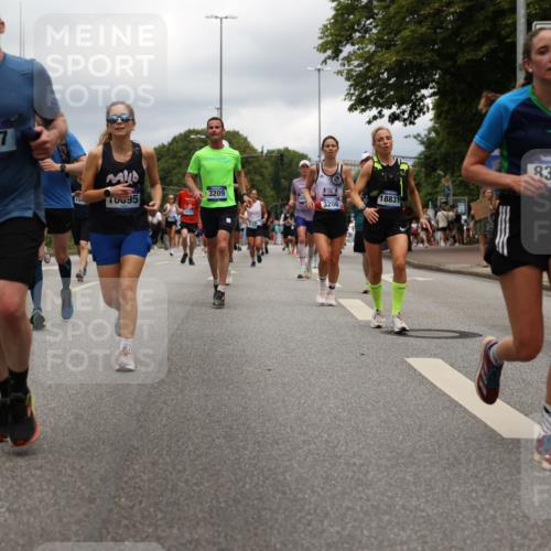 29.06.2025 - hella hamburg halbmarathon Yannick Fuchs http://msf.ph/oto/8243345 29.06.2025 10:47:31 20KM 1030, 1061, 1151, 1499, 1706, 1727, 1783, 2070, 2074, 2082, 2099, 2354, 3059, 3208, 3209, 4635, 4770, 5638, 5866, 6481, 6511, 6512, 6628, 6629, 6762, 6877, 6942, 7177, 7274, 7864, 7918, 8335, 8390, 8447, 9142, 9537, 10549, 10891, 10895, 11992, 12379, 12413, 12490, 12875, 12909, 13032, 13289, 13865, 13997, 14323, 15061, 15126, 15179, 15441, 15497, 15502, 15838, 15946, 16477, 16538, 16986, 17348, 18134, 18143, 18418, 18487, 18590 meine-sportfotos.de