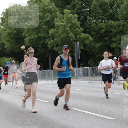 29.06.2025 - hella hamburg halbmarathon Jannik Wohlers http://msf.ph/oto/8243369 29.06.2025 10:30:05 Lombardsbrücke 1647, 2754, 2755, 2901, 4575, 4819, 6344, 10880, 12349, 12350, 12460, 12461, 12687, 12688, 13418, 14421, 15757, 15789, 15938, 16504, 16791, 16864 meine-sportfotos.de