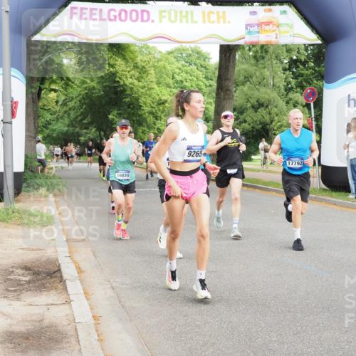 29.06.2025 - hella hamburg halbmarathon MichiJ http://msf.ph/oto/8243378 29.06.2025 10:27:57 Zwischen KM18-KM19 1343, 1803, 2563, 3282, 3547, 6686, 9265, 11619, 12091, 14204, 14311, 15013, 15094, 15744, 16820, 17215, 17360, 17792, 18285 meine-sportfotos.de