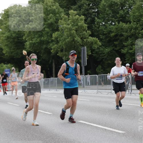 29.06.2025 - hella hamburg halbmarathon Jannik Wohlers http://msf.ph/oto/8243387 29.06.2025 10:30:05 Lombardsbrücke 1647, 2754, 2755, 2901, 4575, 4819, 6344, 10880, 12349, 12350, 12460, 12461, 12687, 12688, 13418, 14421, 15757, 15789, 15938, 16504, 16791, 16864 meine-sportfotos.de