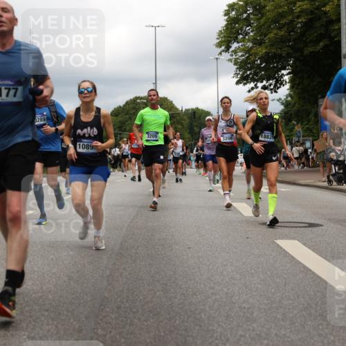 29.06.2025 - hella hamburg halbmarathon Yannick Fuchs http://msf.ph/oto/8243392 29.06.2025 10:47:31 20KM 1030, 1061, 1151, 1499, 1706, 1727, 1783, 2070, 2074, 2082, 2099, 2354, 3059, 3208, 3209, 4635, 4770, 5638, 5866, 6481, 6511, 6512, 6628, 6629, 6762, 6877, 6942, 7177, 7274, 7864, 7918, 8335, 8390, 8447, 9142, 9537, 10549, 10891, 10895, 11992, 12379, 12413, 12490, 12875, 12909, 13032, 13289, 13865, 13997, 14323, 15061, 15126, 15179, 15441, 15497, 15502, 15838, 15946, 16477, 16538, 16986, 17348, 18134, 18143, 18418, 18487, 18590 meine-sportfotos.de