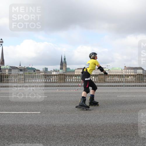 29.06.2025 - hella hamburg halbmarathon Lena Gebhardt http://msf.ph/oto/8243399 29.06.2025 09:02:25 Lombardsbrücke  meine-sportfotos.de